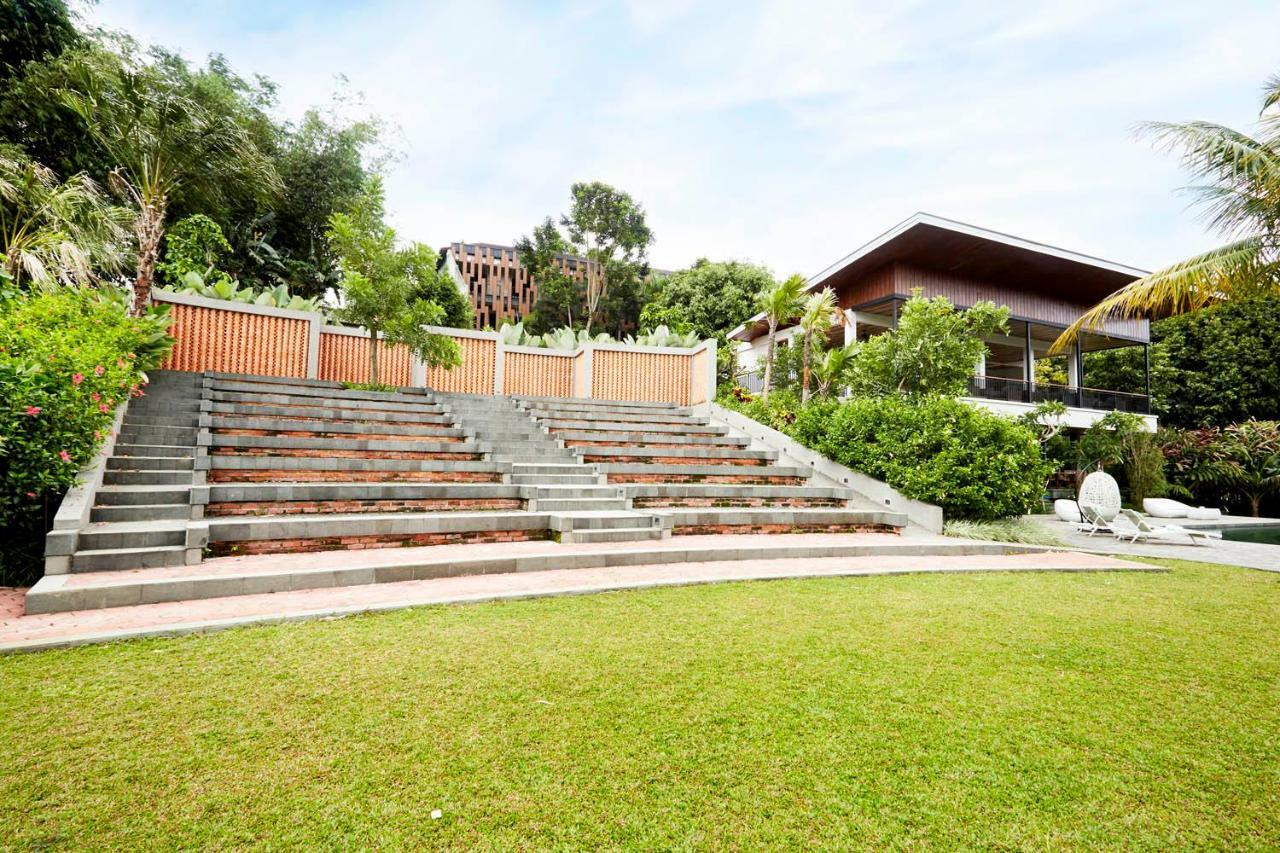 Amanuba Hotel & Resort Rancamaya Bogor Exterior photo