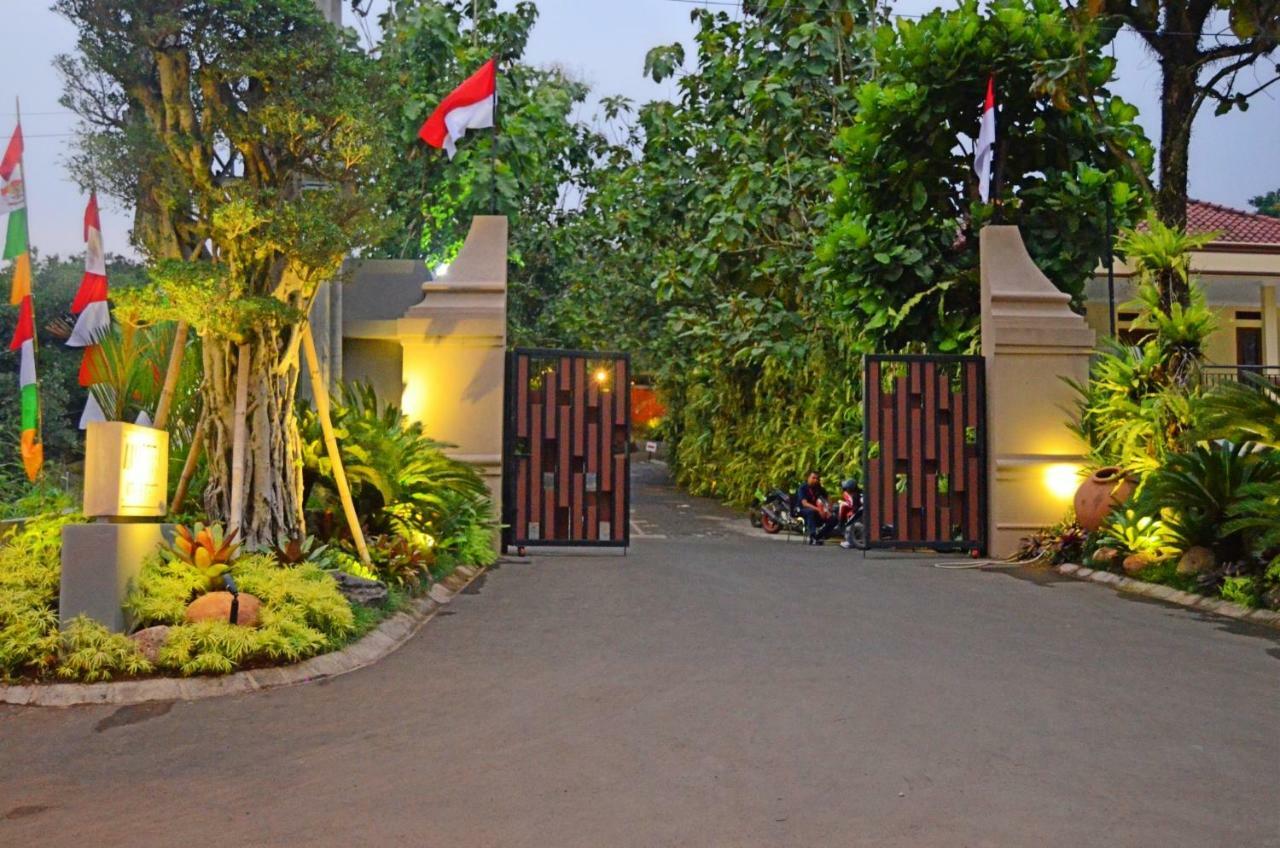 Amanuba Hotel & Resort Rancamaya Bogor Exterior photo